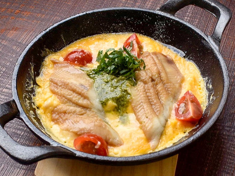 ふわふわあなごのチーズオムレツ